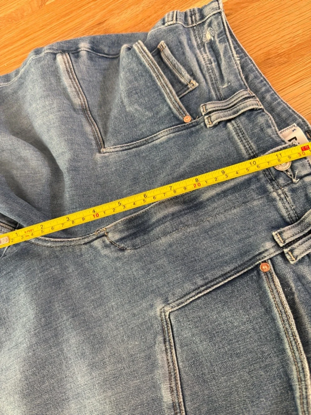 PAIGE Annesa Cropped Distressed Raw Hem Faded Blue Relaxed Wide Leg Jeans 32